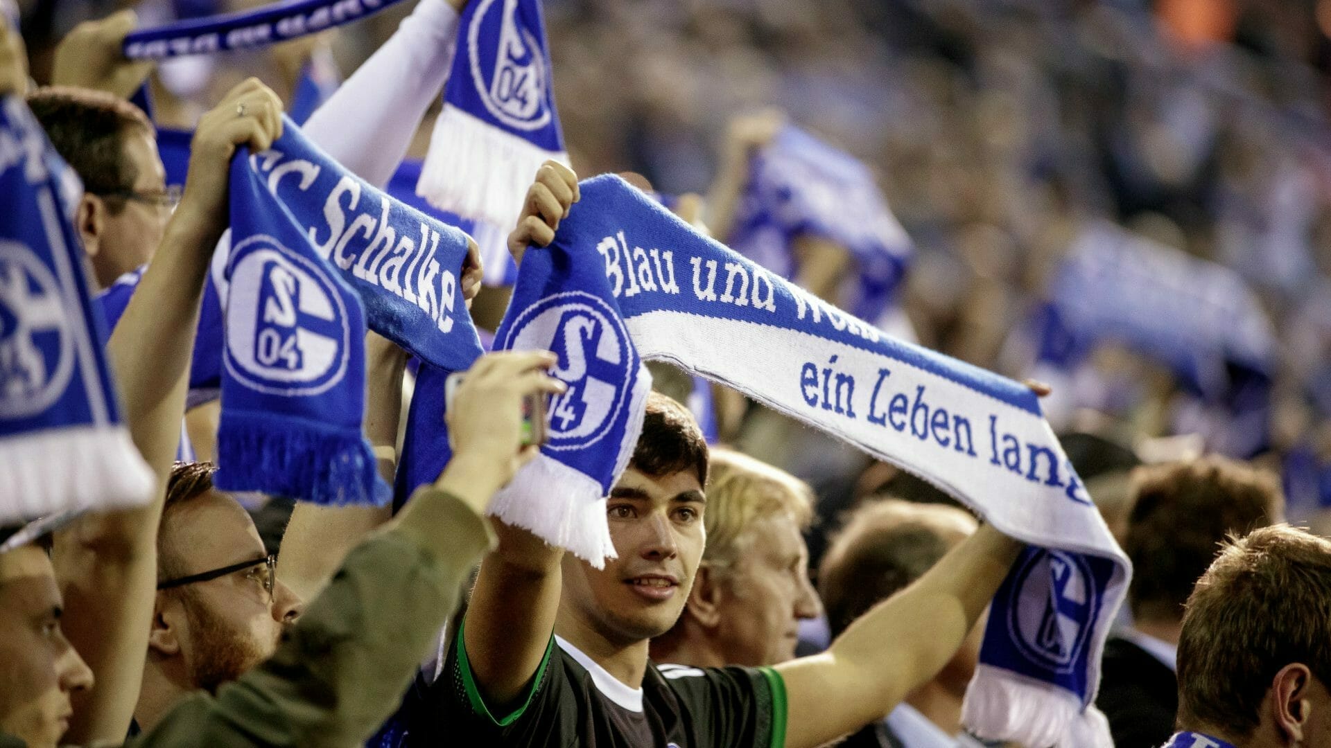 Fans in der Nordkurve