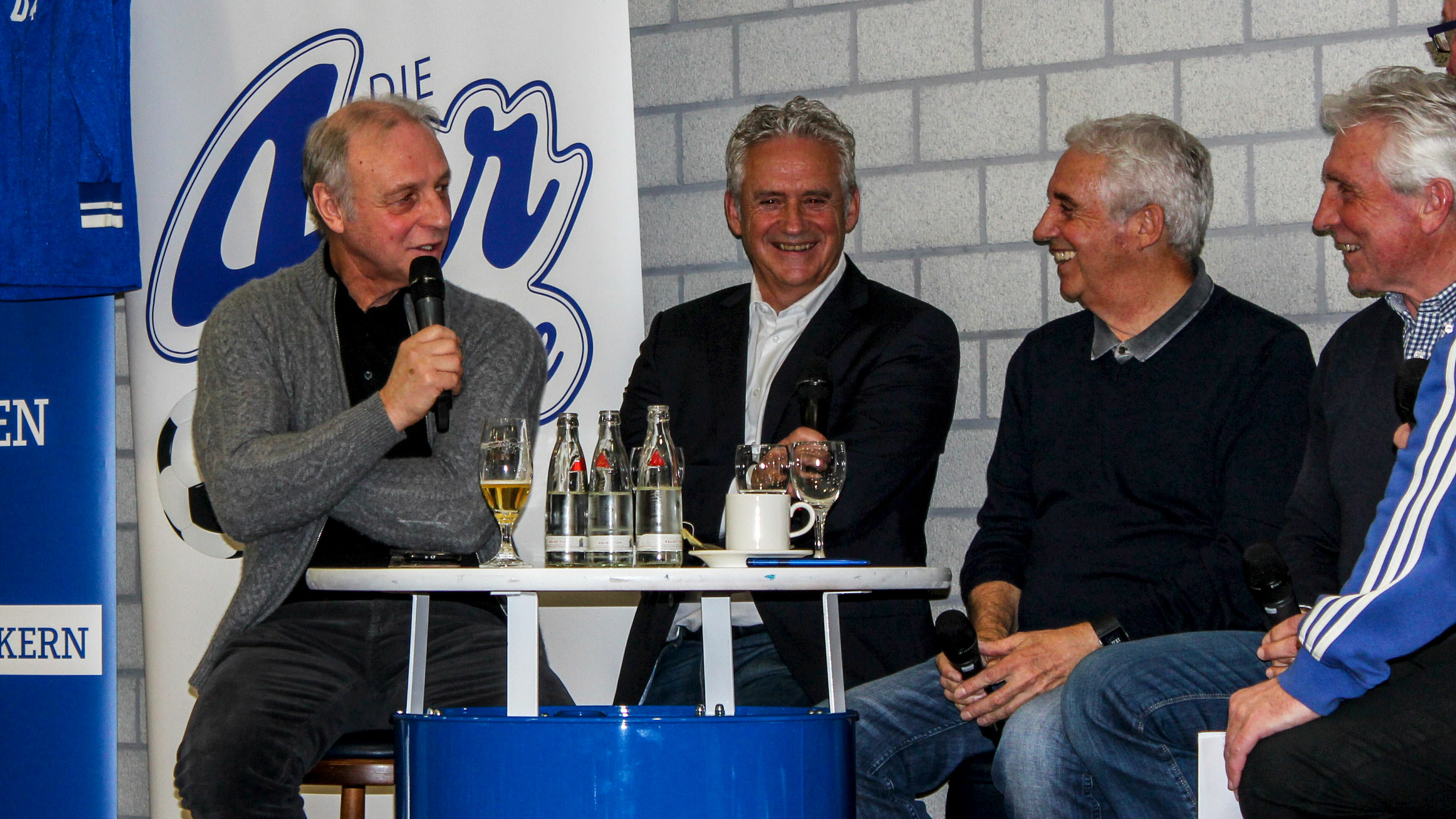 Viererkette mit Helmut und Erwin Kremers, Klaus Fischer und Rüdiger Abramczik
