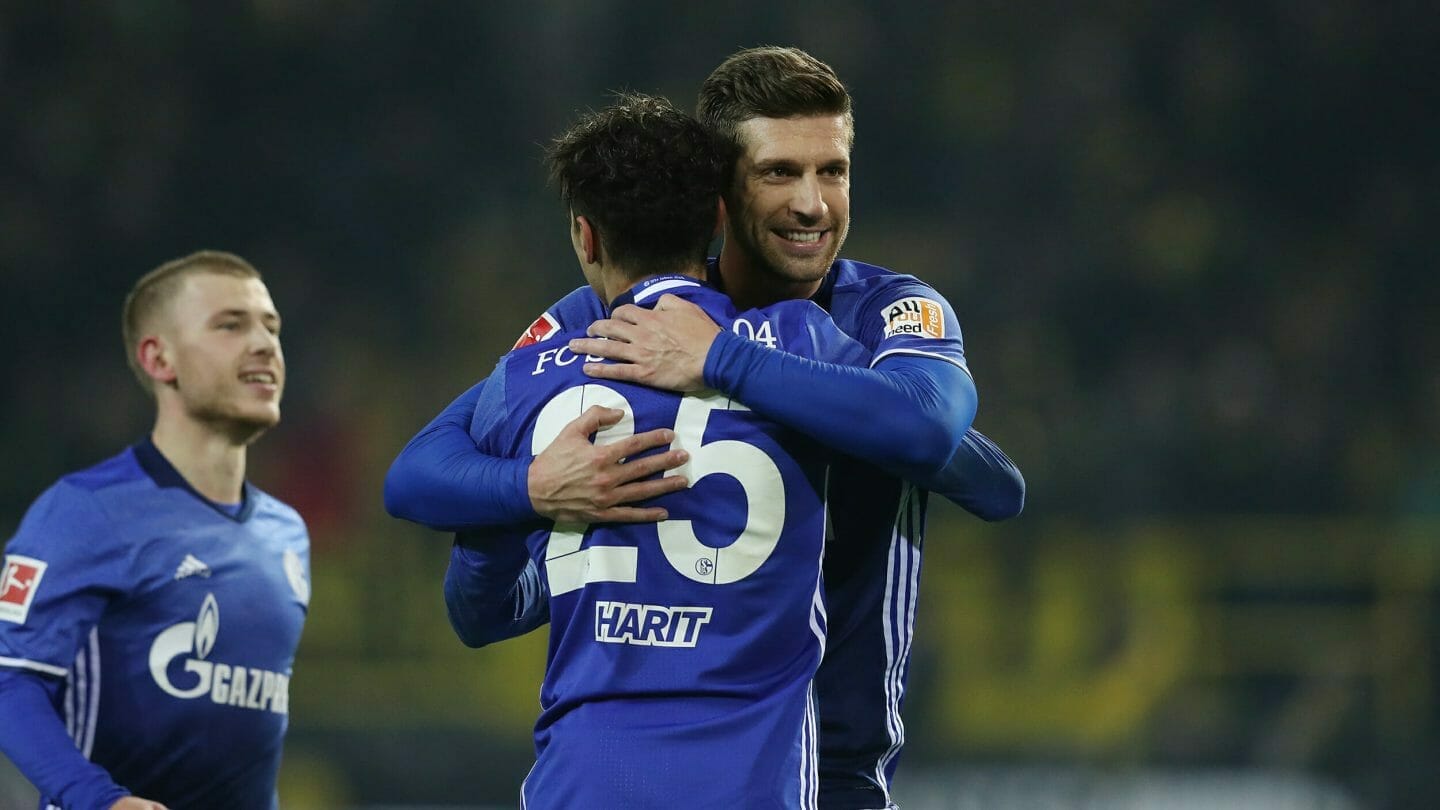 Matija Nastasic und Amine Harit nach dem 4:4 in Dortmund.
