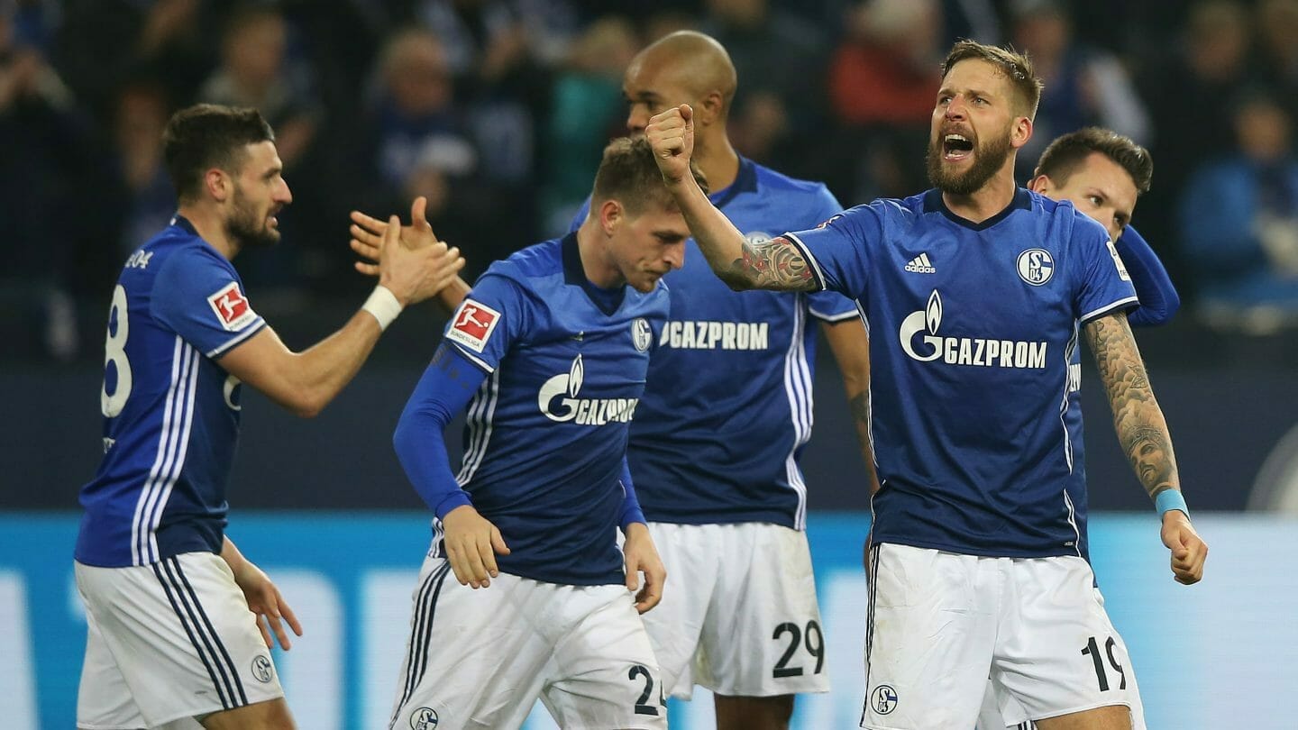 Schalke up to second after 2-0 win over HSV