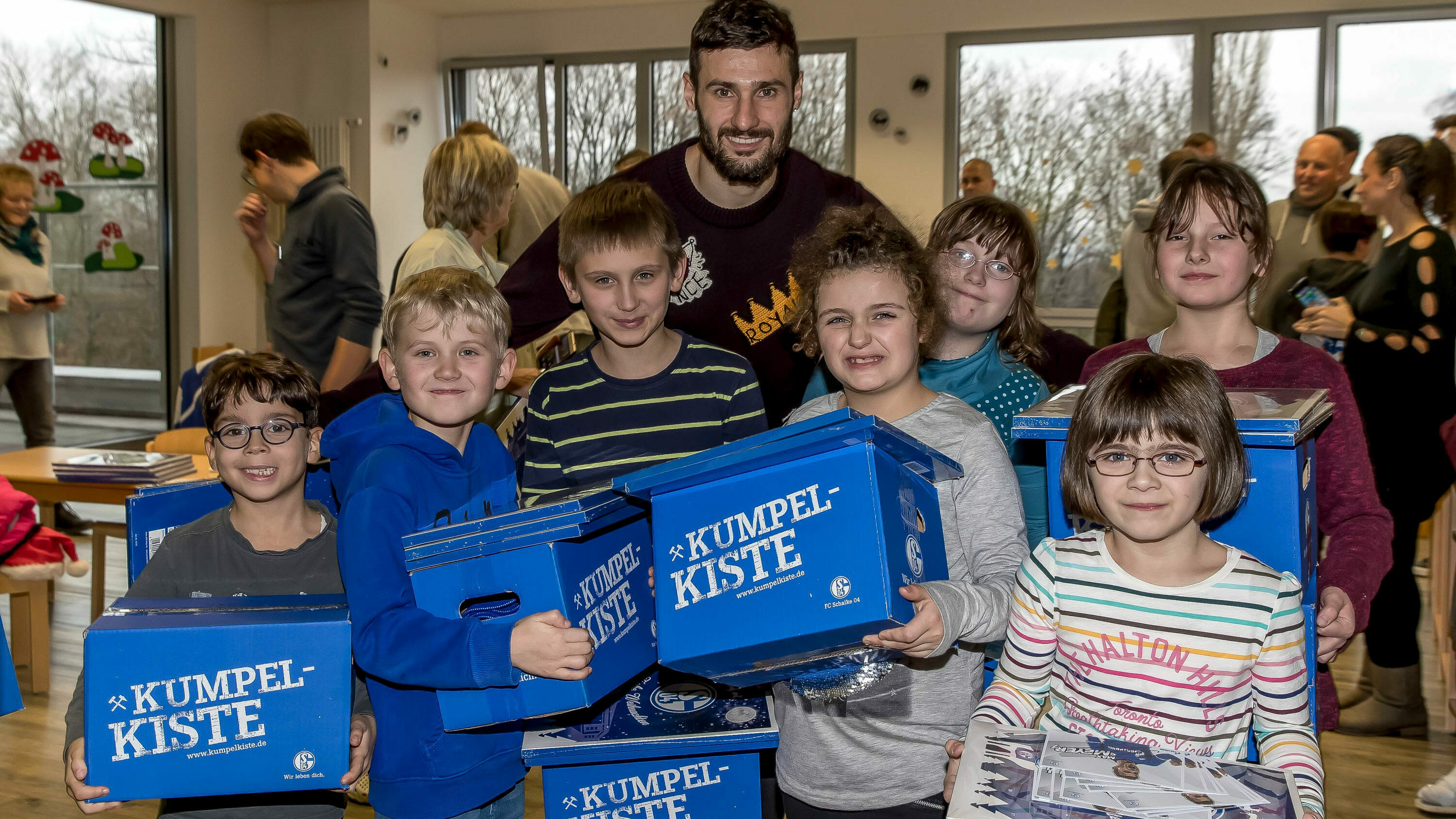 Königsblaue spielen Nikolaus &#8211; zu Besuch Krankenhaus