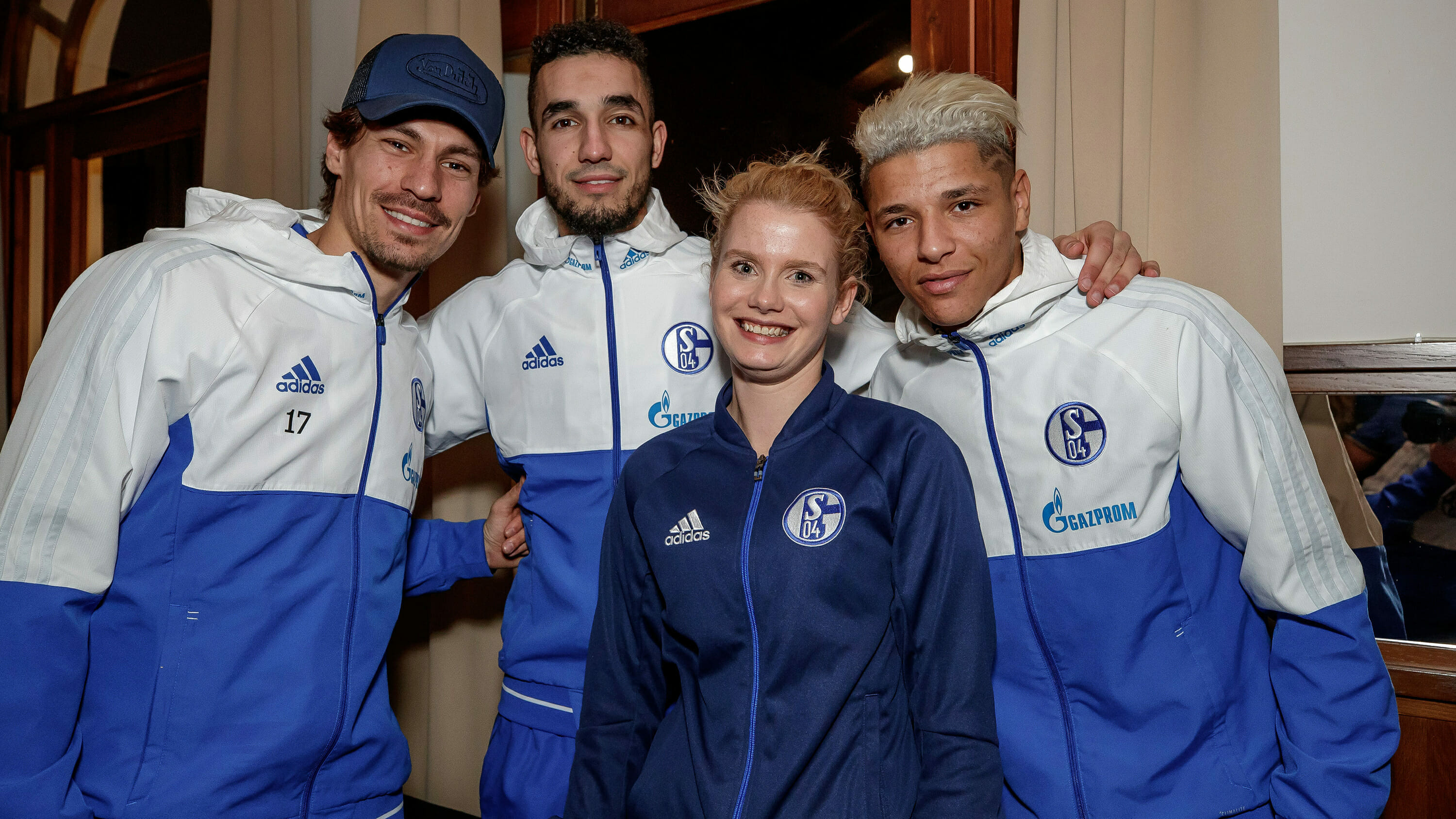 Benjamin Stambouli, Nabil Bentaleb und Amine Harit bei der Blau-Weißen Nacht