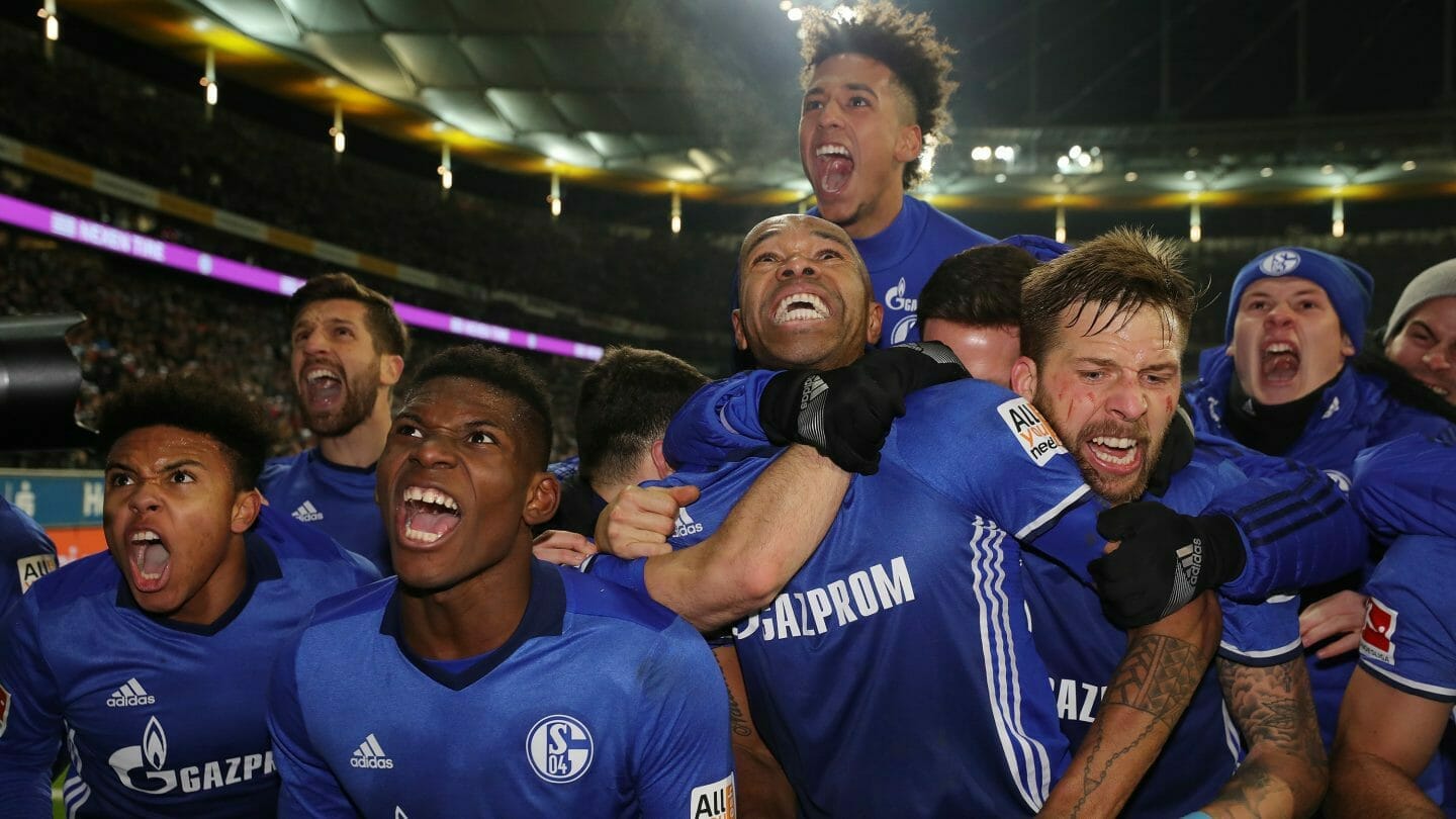 Breel Embolo jubelt mit seinen Mitspielern