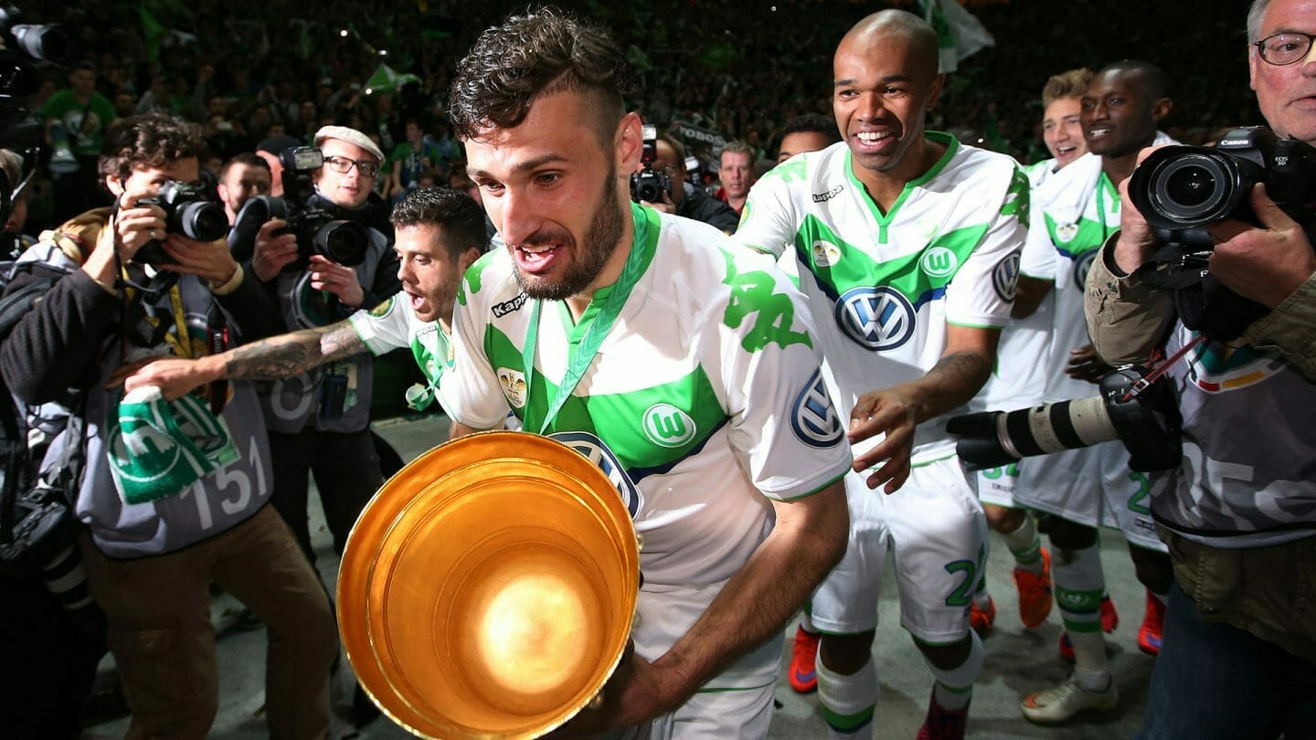 Naldo und Caligiuri als Pokalsieger mit Wolfsburg