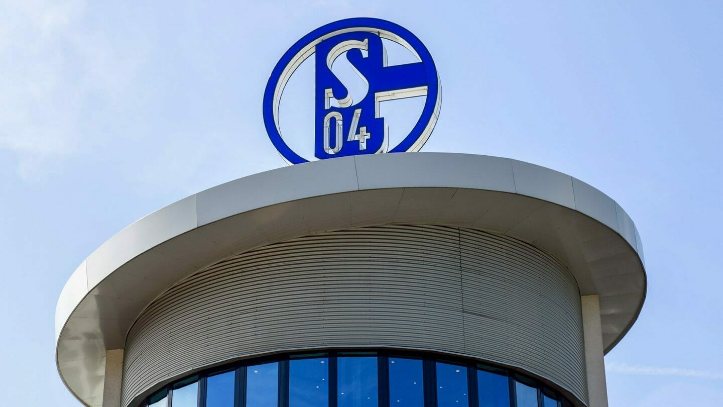 FC Schalke 04 stellt sportliche Führung ab sofort frei