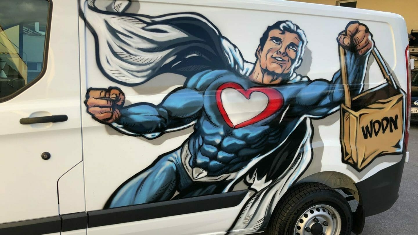 Schalke hilft! spendet Kleintransporter
