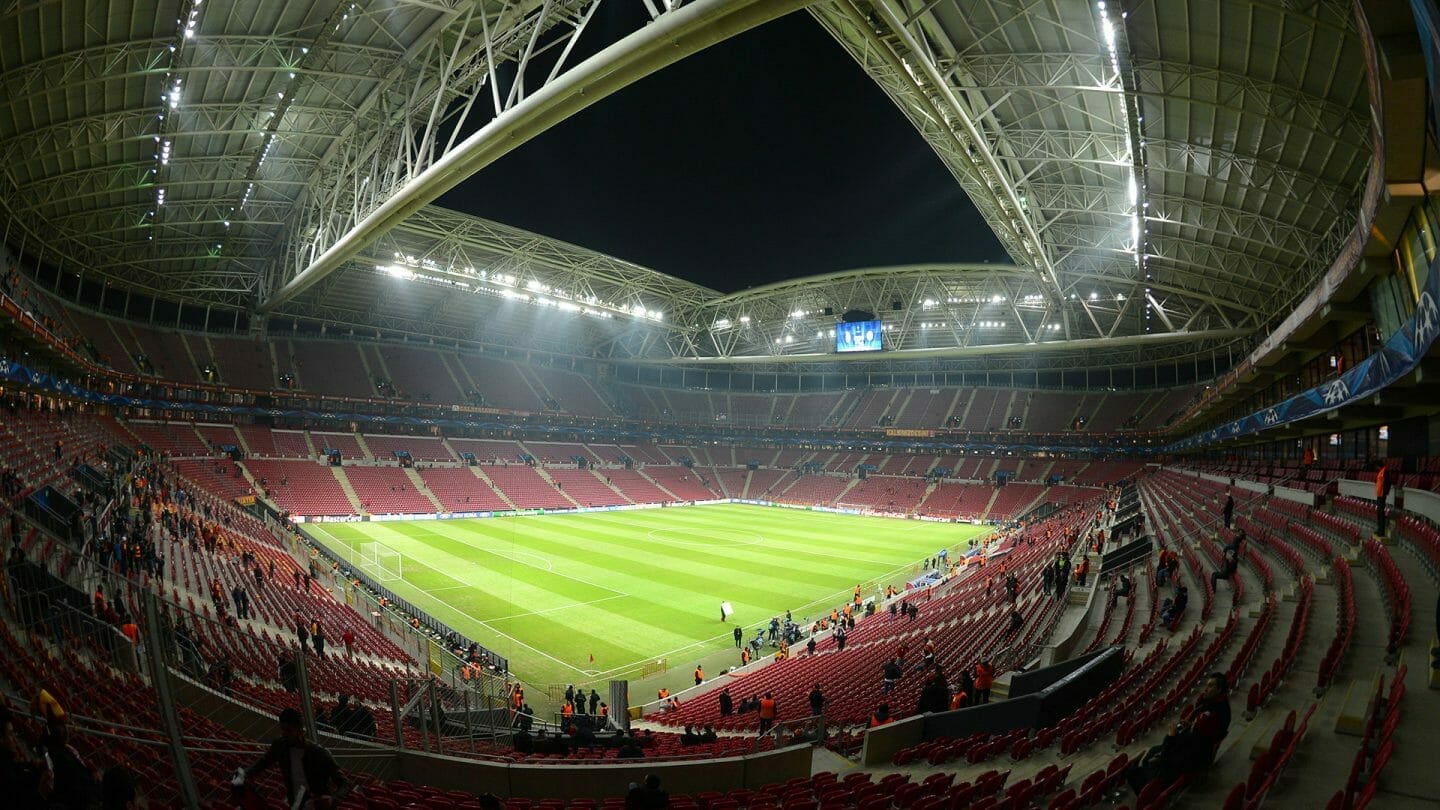 Türk Telekom Stadion: Lauter als ein Düsenjet