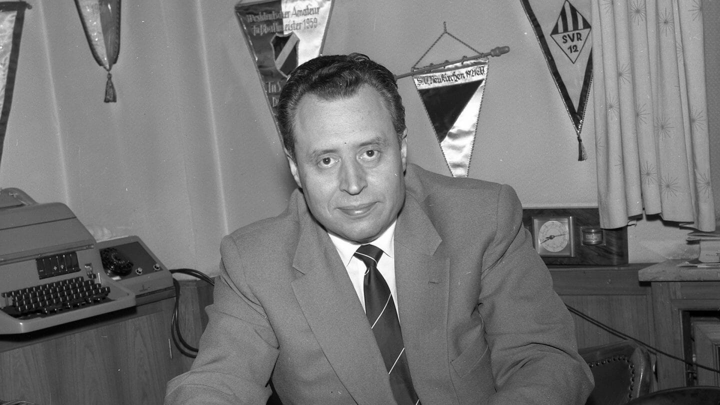 Dr. Georg König