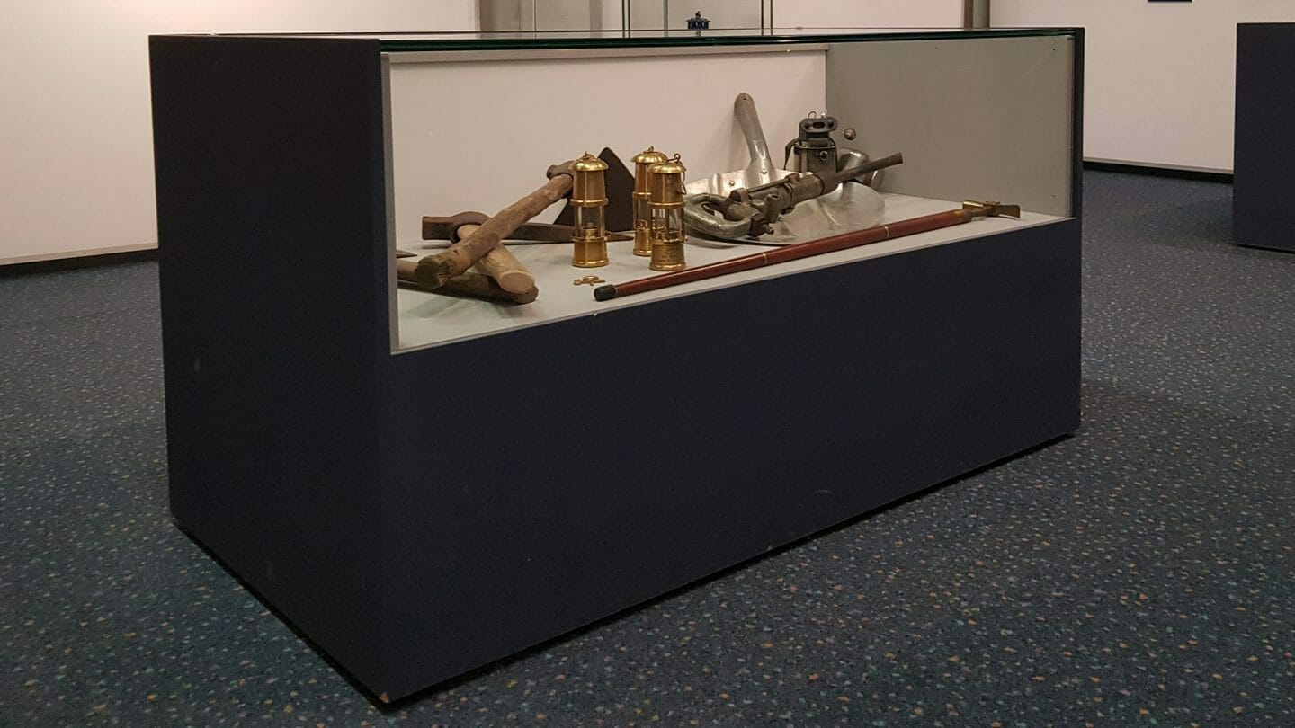 Ausstellung Königsblau und das Schwarze Gold