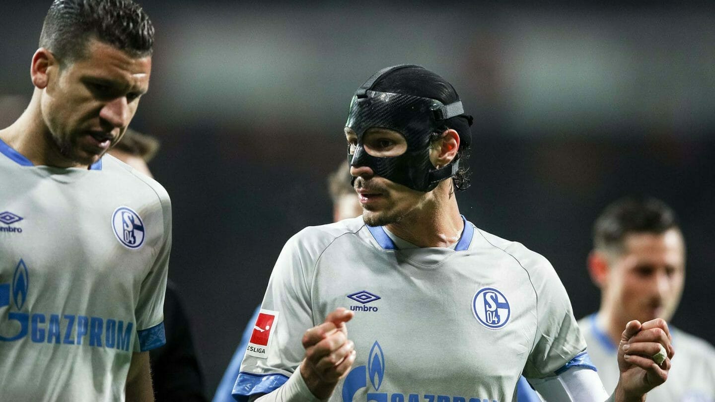 Benjamin Stambouli mit Maske
