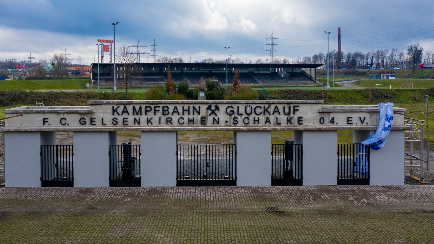 Kampfbahn Glückauf: Historisches Eingangsportal eingeweiht