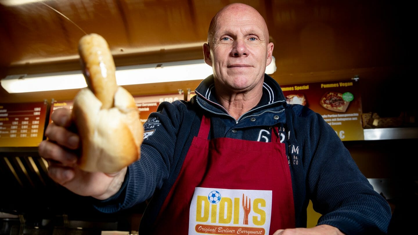 Dietmar „Didi“ Schacht: Einma‘ Pommes blau-weiß, bitte!