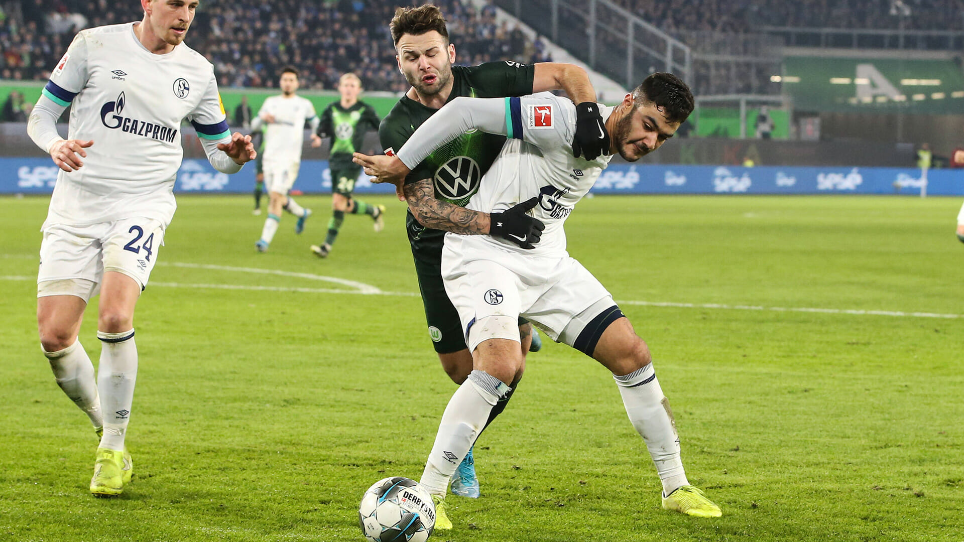Ozan Kabak gegen Wolfsburg