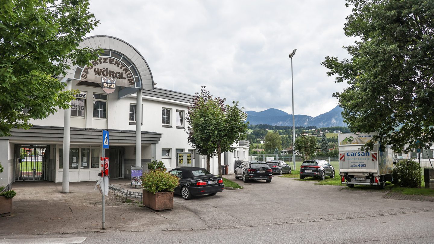 Eingang des Sportzentrums Wörgl