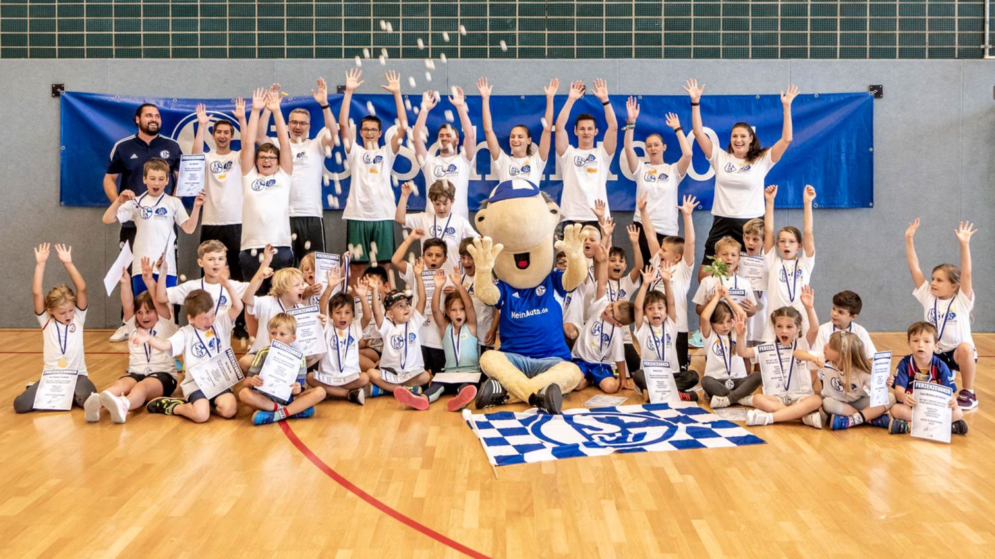 Sommerferien in Bewegung: Kinder erwerben Schalker Sportabzeichen