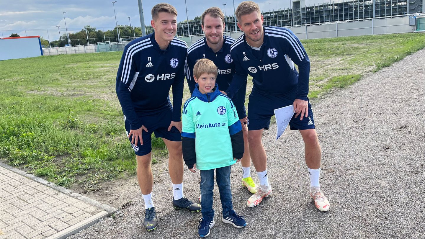 Herzenswünsche beim Training der S04-Profis