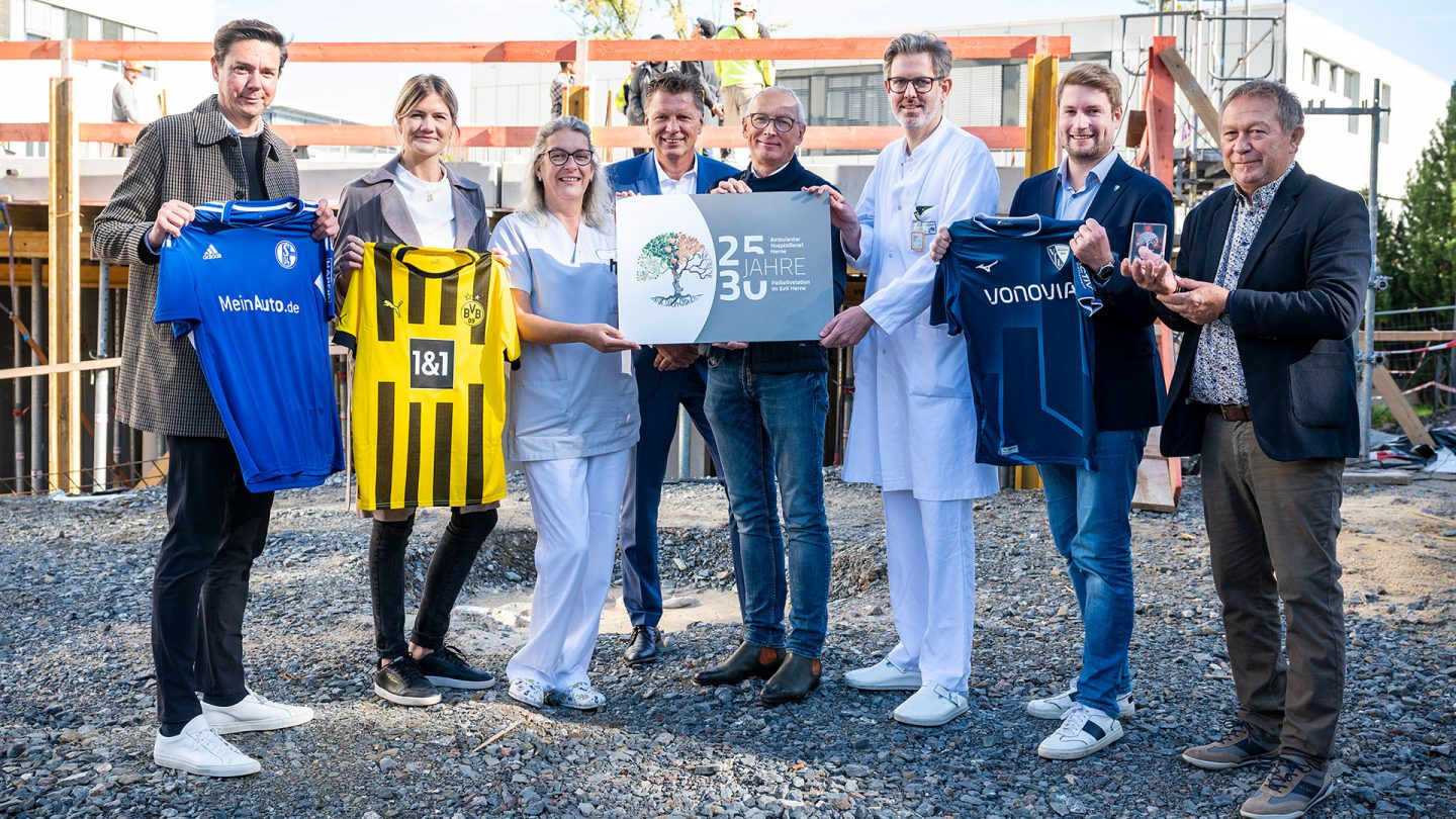 In den Farben getrennt, in der Sache vereint: VfL, BVB und S04 helfen gemeinsam