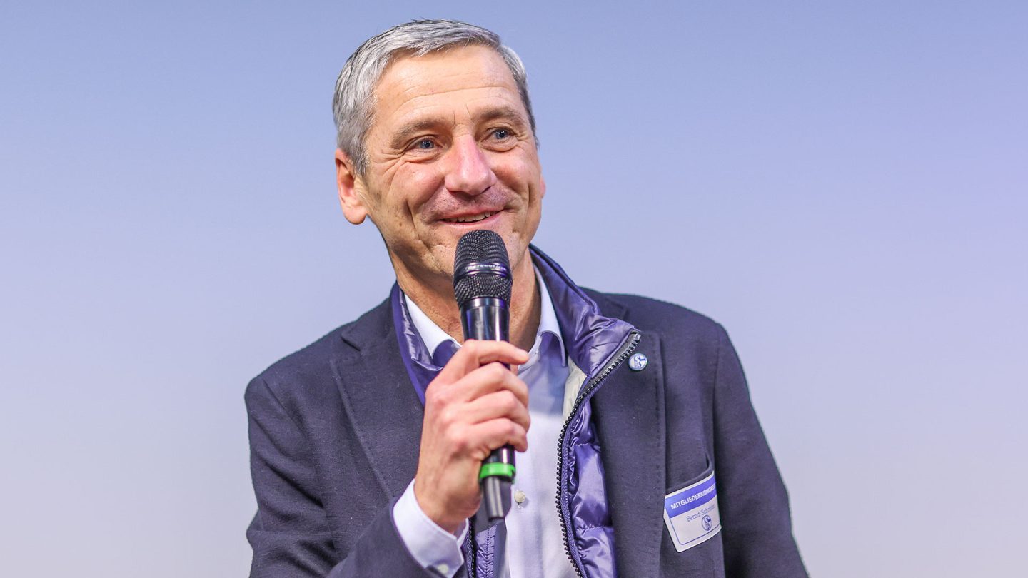 Bernd Schröder beim Mitgliederkongress
