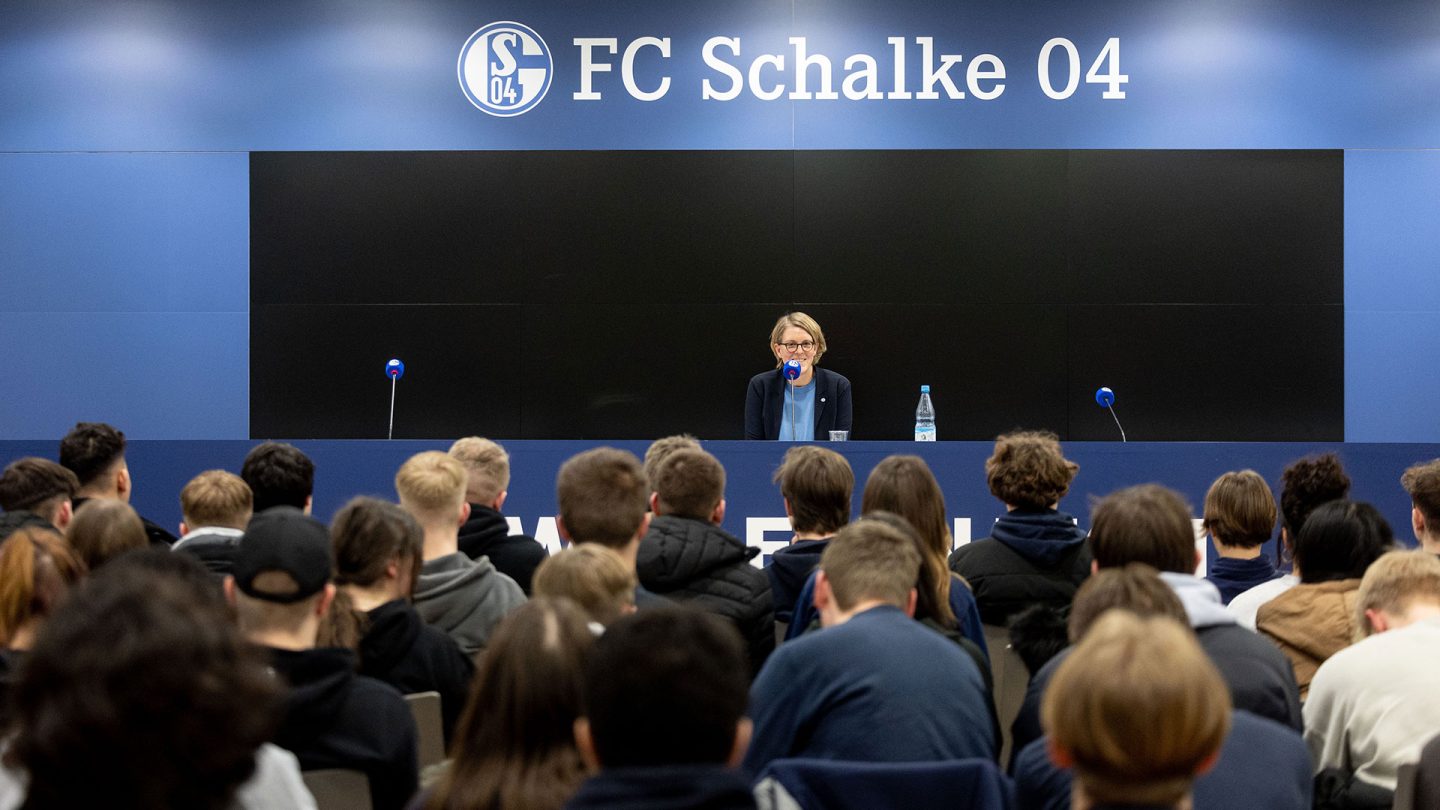 Dialog mit der Jugend: Interessanter Austausch zwischen Schulklassen und Christina Rühl-Hamers