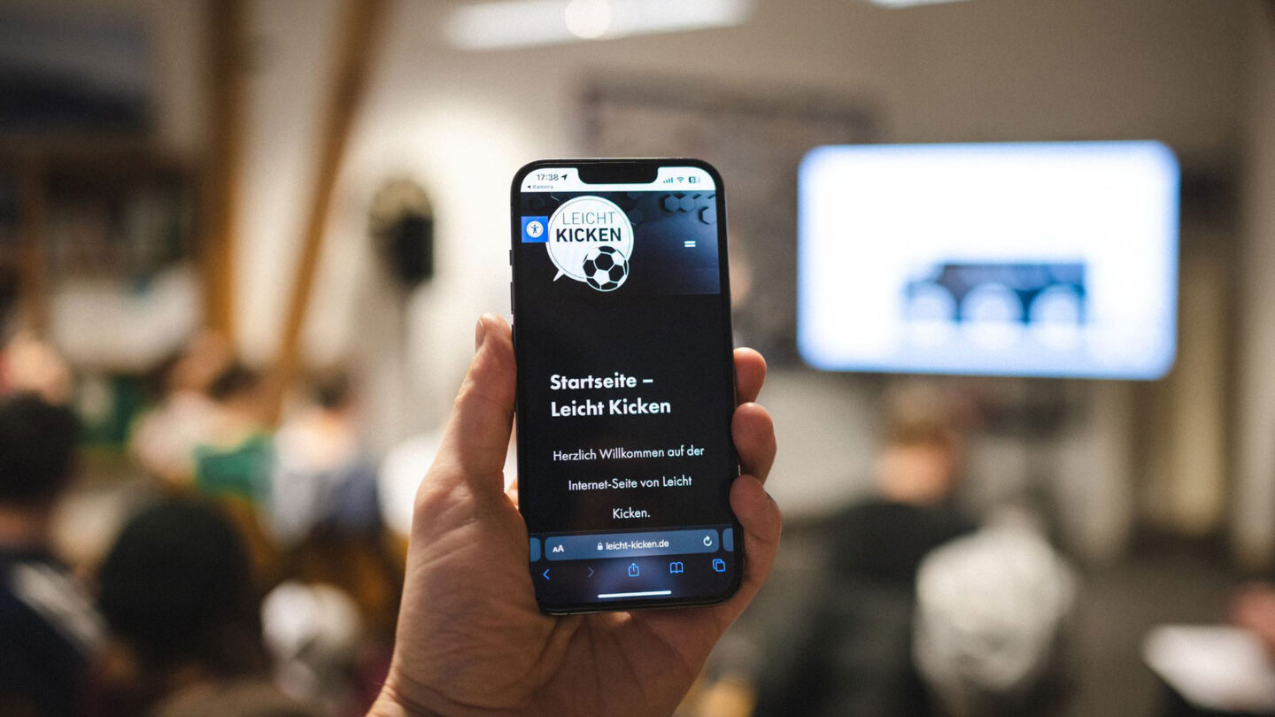 „Leicht Kicken“: Online-Fußball-Lexikon in leichter Sprache mit Schalker Beteiligung