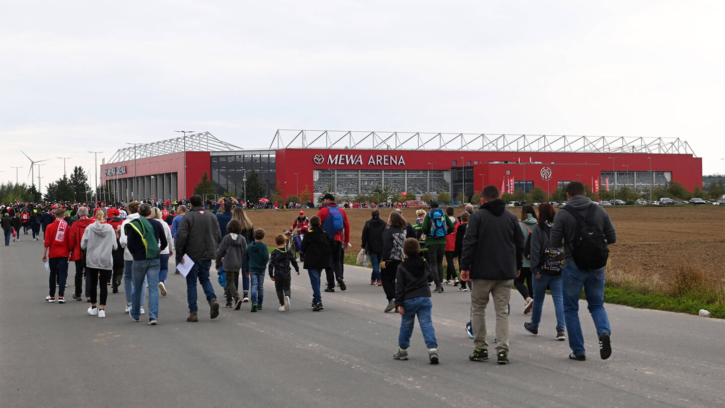Mainzer Stadion von außen