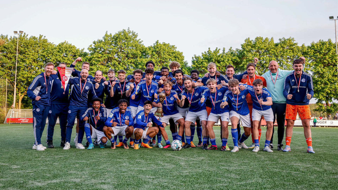 U17