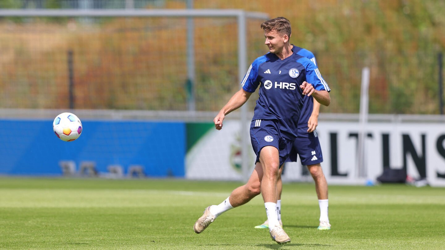 firo260623schalketrainingr04-1440x810