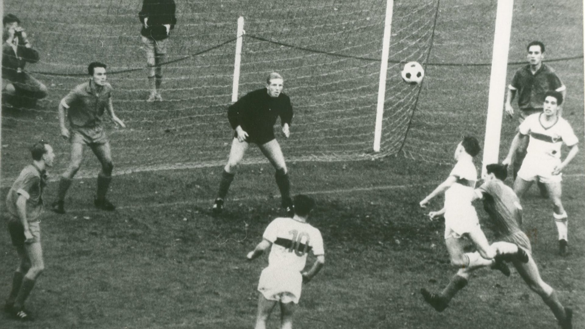 Rückpass: FC Schalke 04 &#8211; VfB Stuttgart 1963