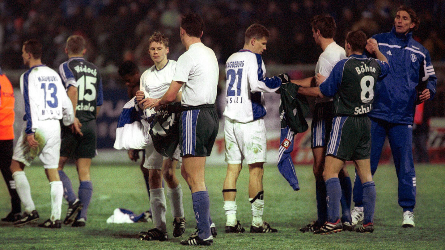 Pokalspiel im Dezember 2000 in Magdeburg