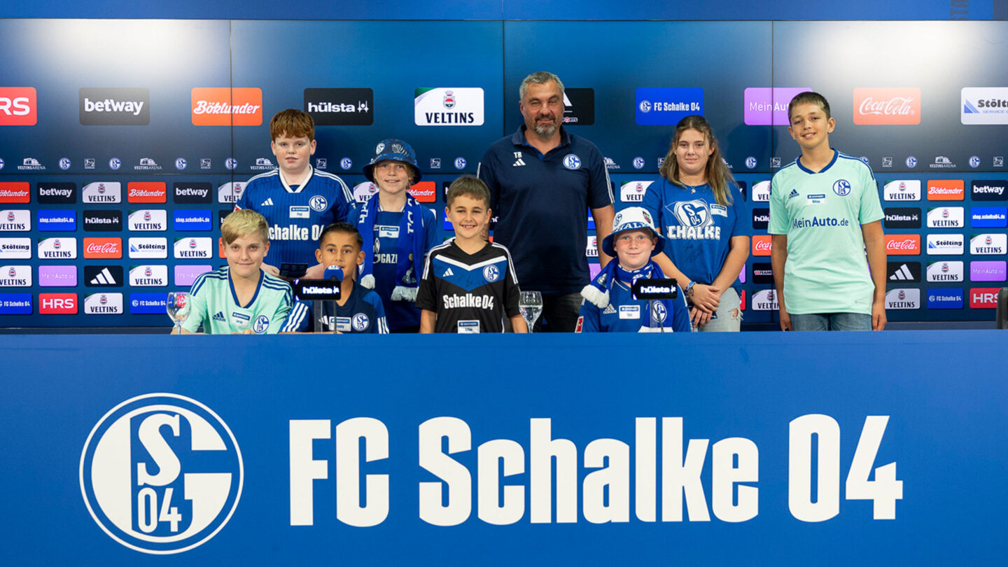 Knappenkids-PK mit Thomas Reis