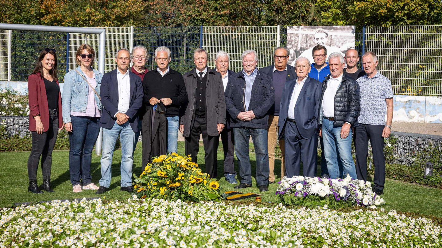 Kranzniederlegung zu Stan Libudas 80. Geburtstag