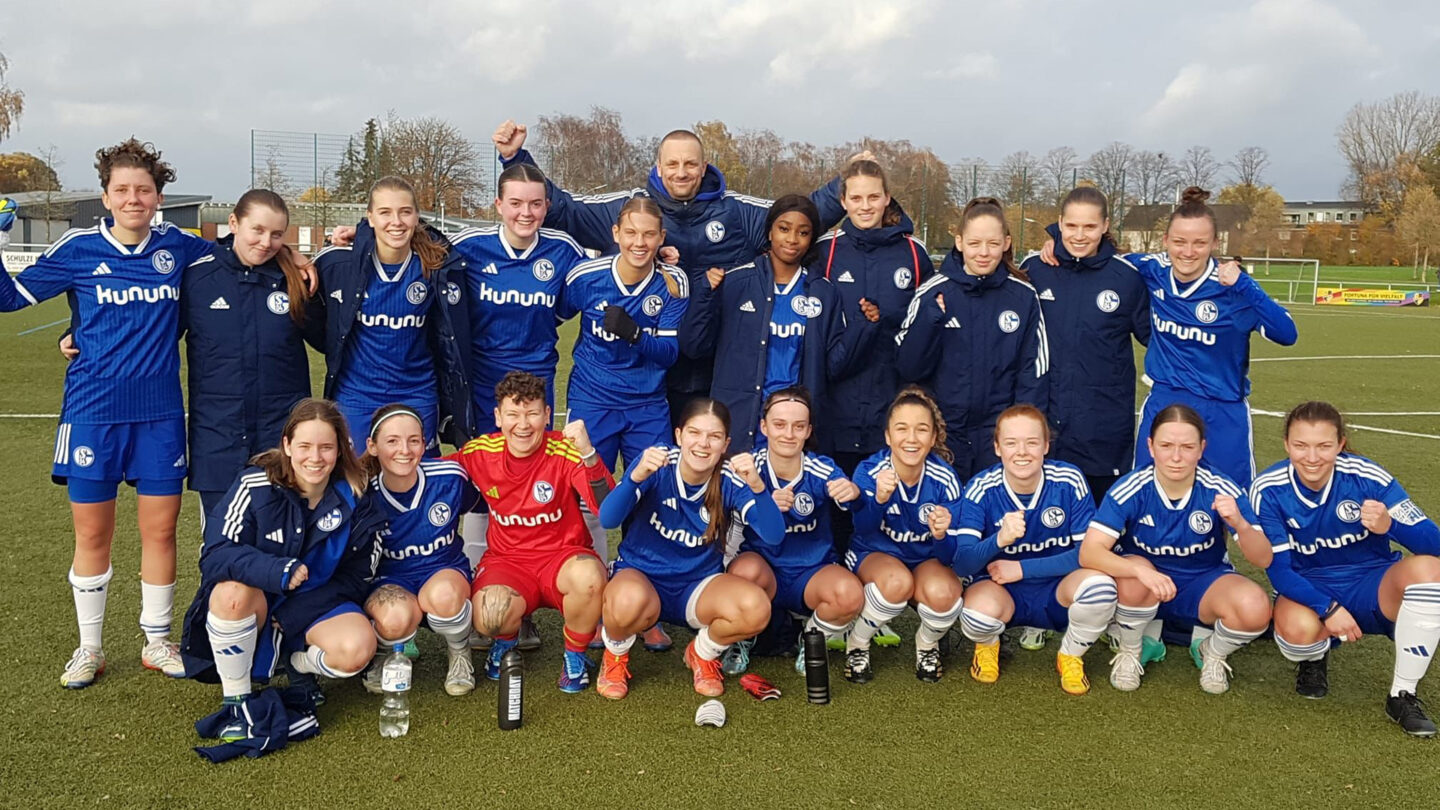 Team II freut sich über einen Sieg in der Bezirksliga