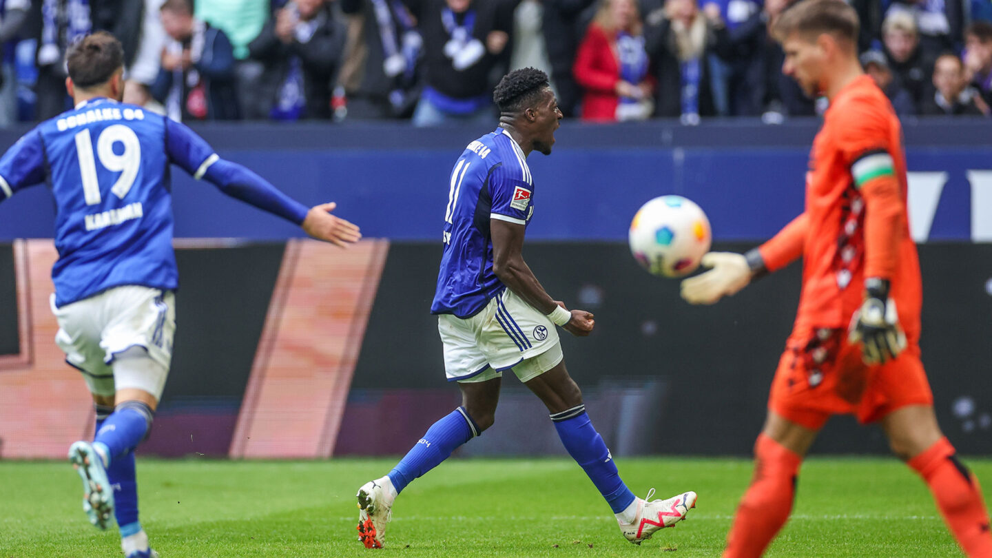 Bryan Lasme jubelt nach einem Treffer gegen Hannover