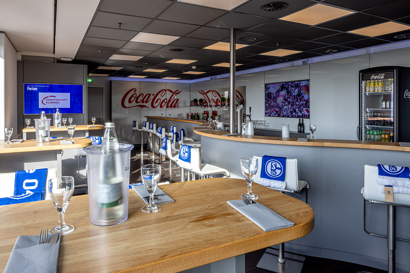 Coca-Cola Sportsbar in der VELTINS-Arena