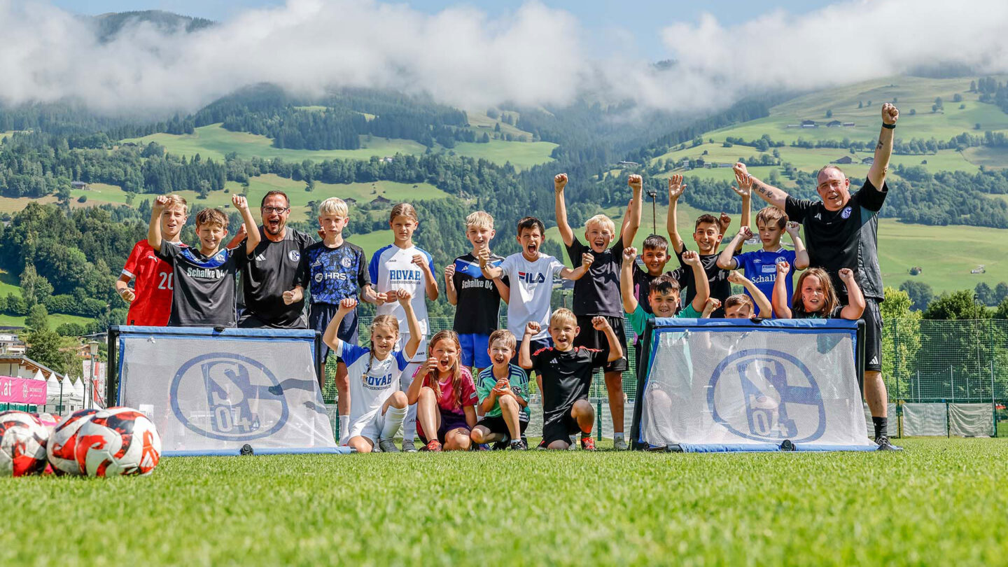 Fußballschule begeistert junge Fans in Mittersill