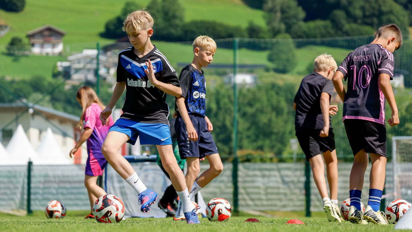 Fußballschule begeistert junge Fans in Mittersill