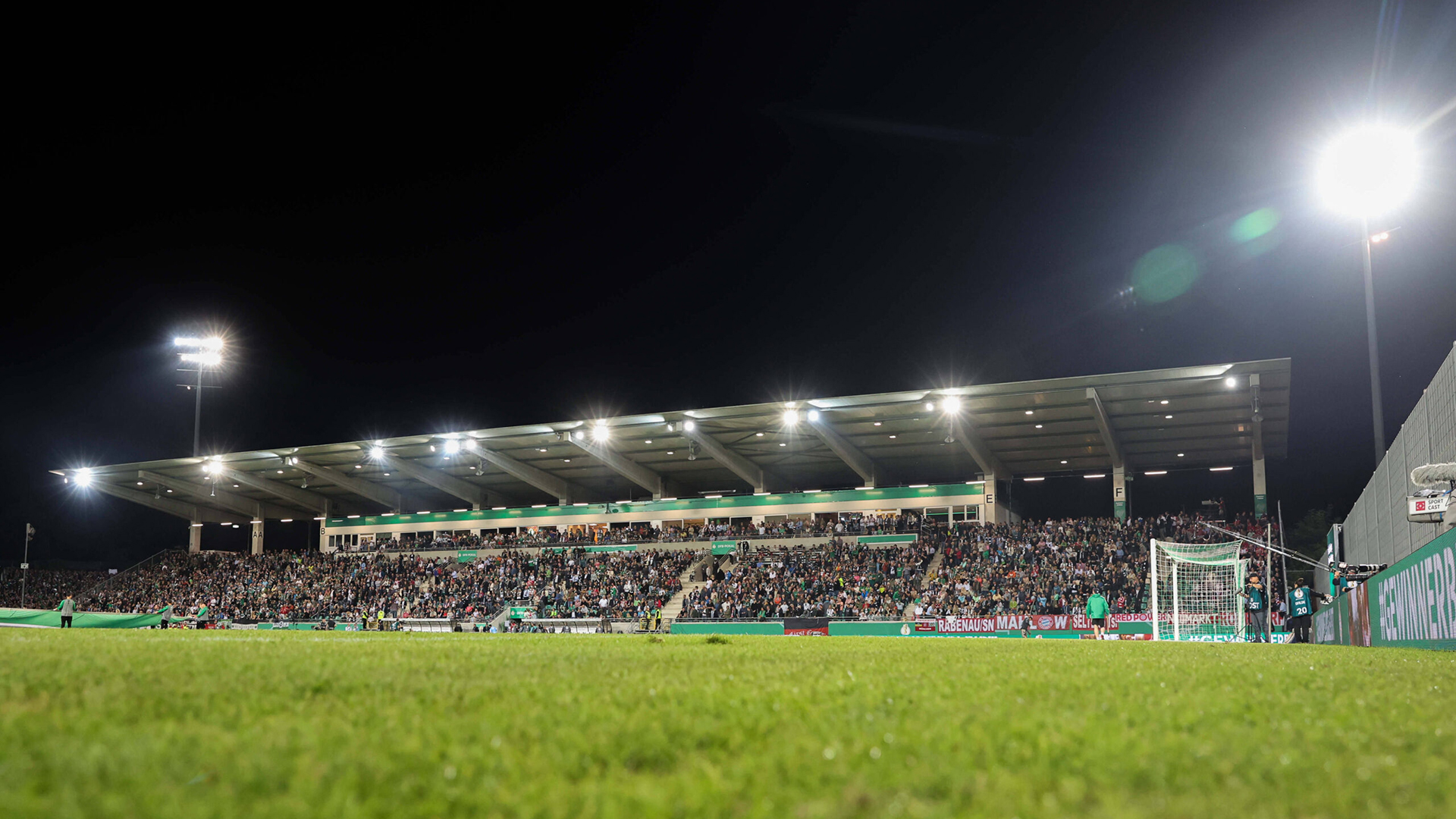 Haupttribüne des Preußen-Stadions