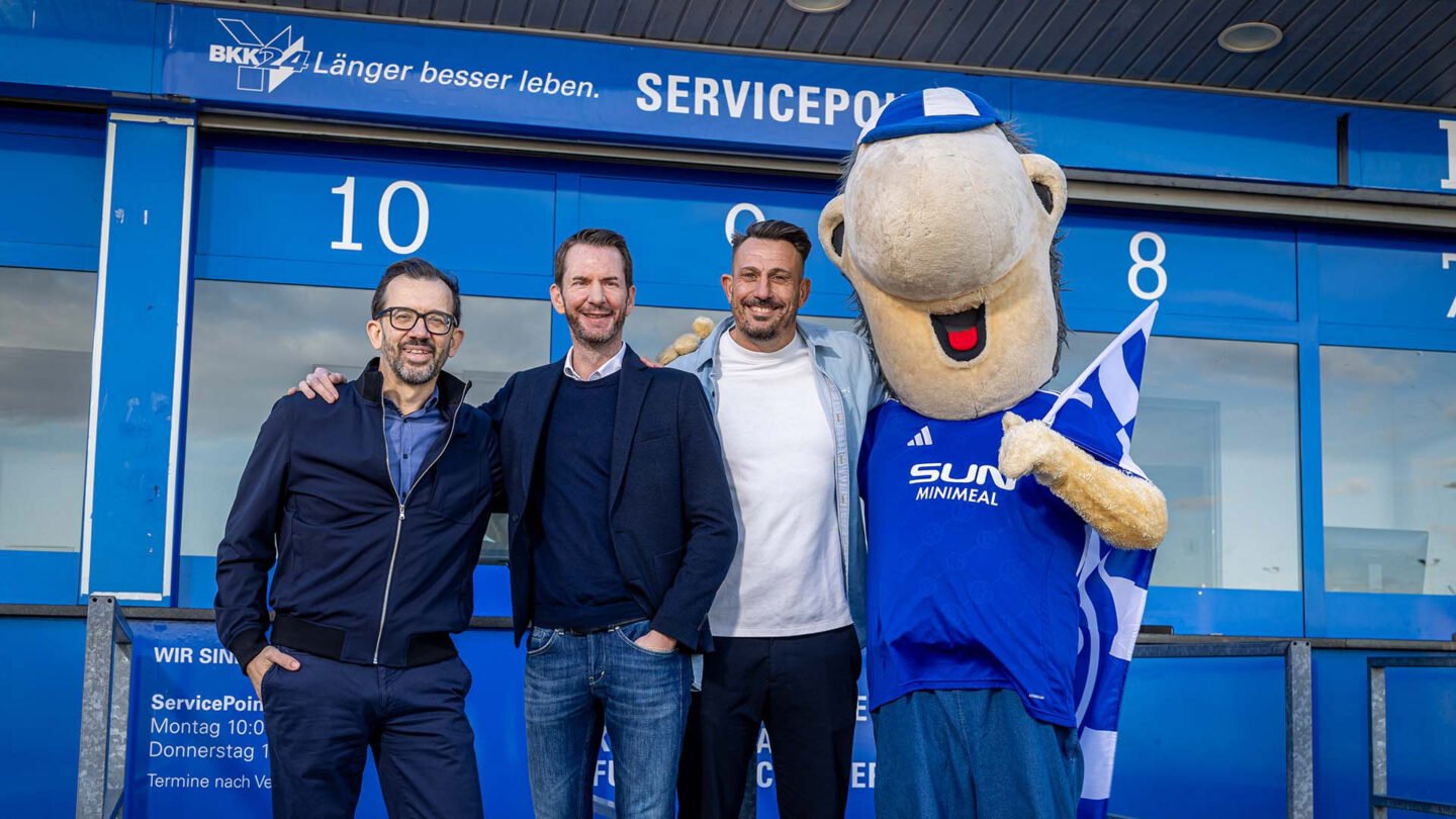 Leistungsstarker Service an der VELTINS-Arena: BKK24 berät S04-Fans zu Gesundheitsthemen