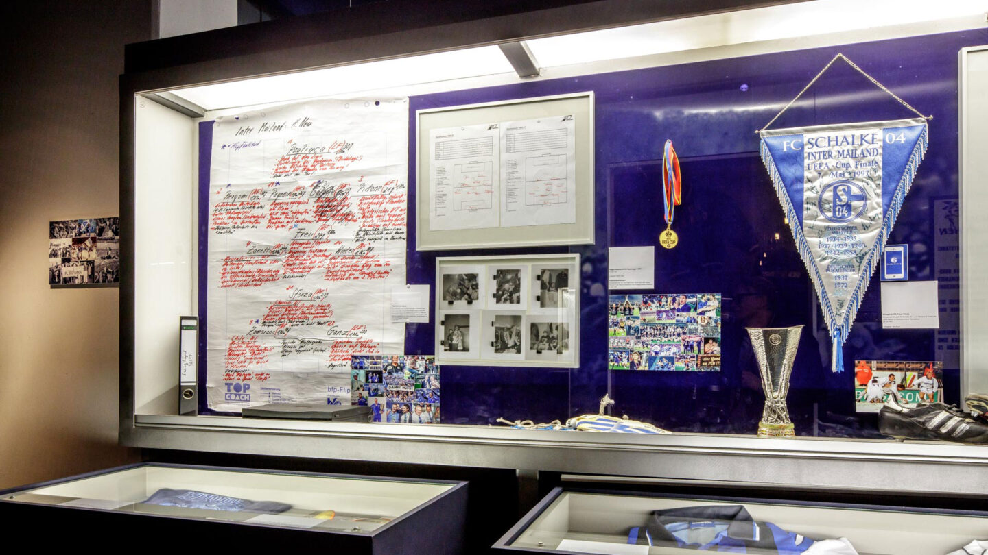 Erinnerungen an den UEFA-Cup-Sieg im Schalke Museum