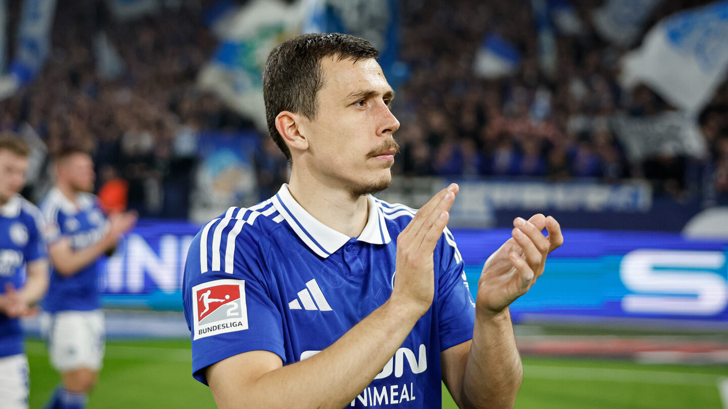 Ron Schallenberg applaudiert den Fans
