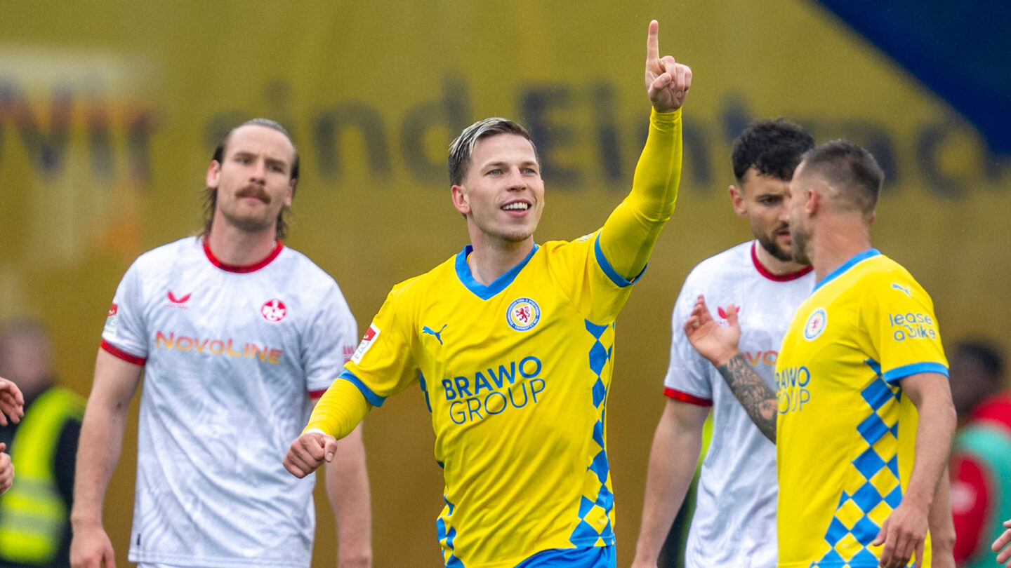 Lino Tempelmann jubelt nach seinem Treffer gegen Kaiserslautern