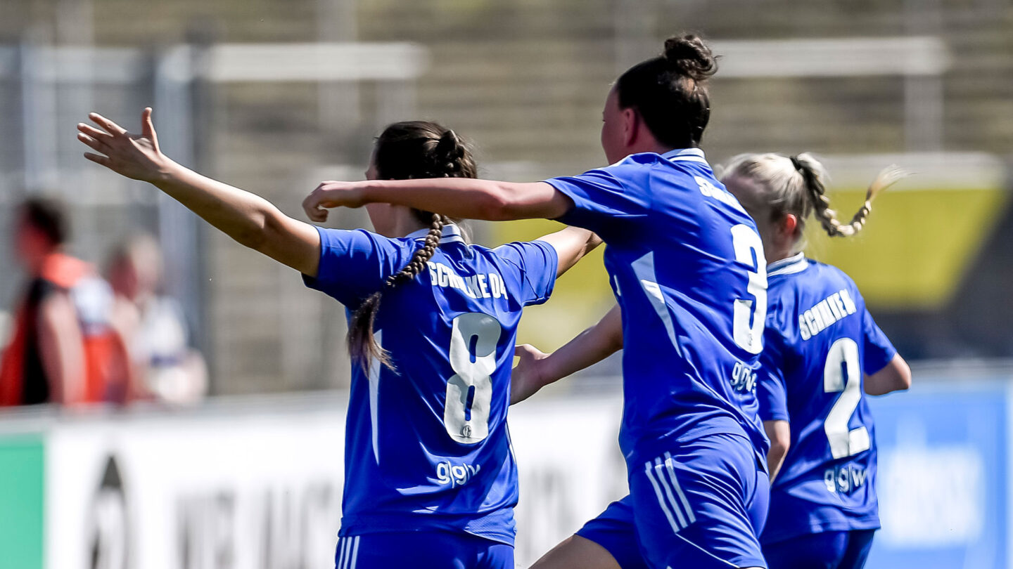 Edina Habibovic jubelt nach ihrem Traumtor im Revierderby.