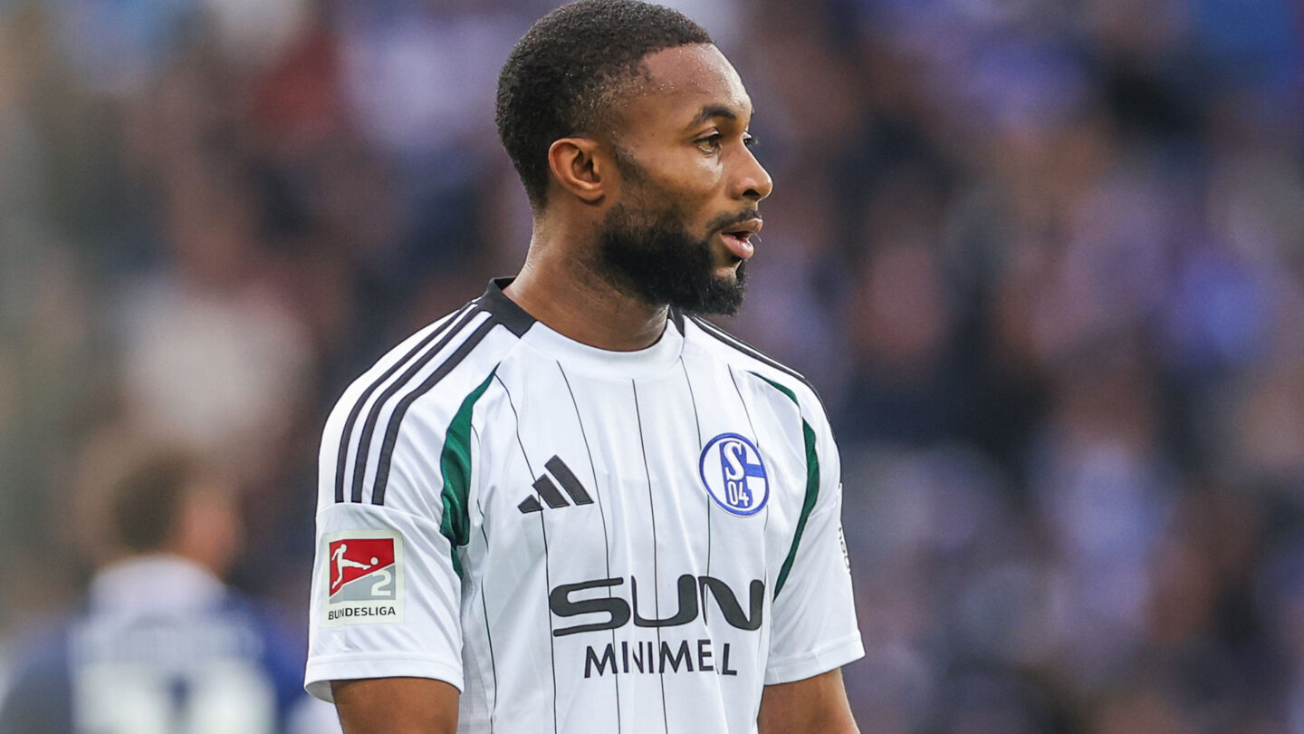 Moussa Sylla im Trikot des FC Schalke 04