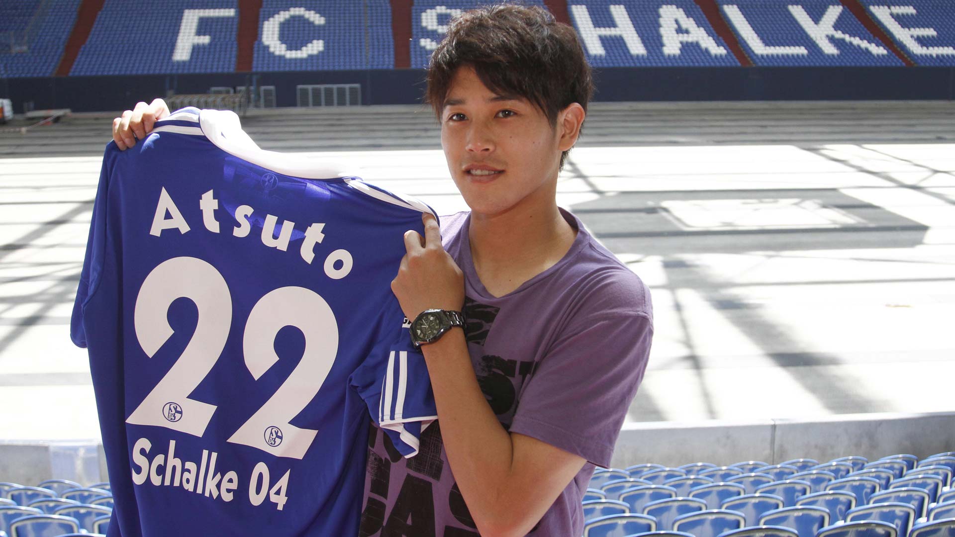 Zeitlupe: 13. Juli 2010. FC Schalke 04 verpflichtet Atsuto Uchida