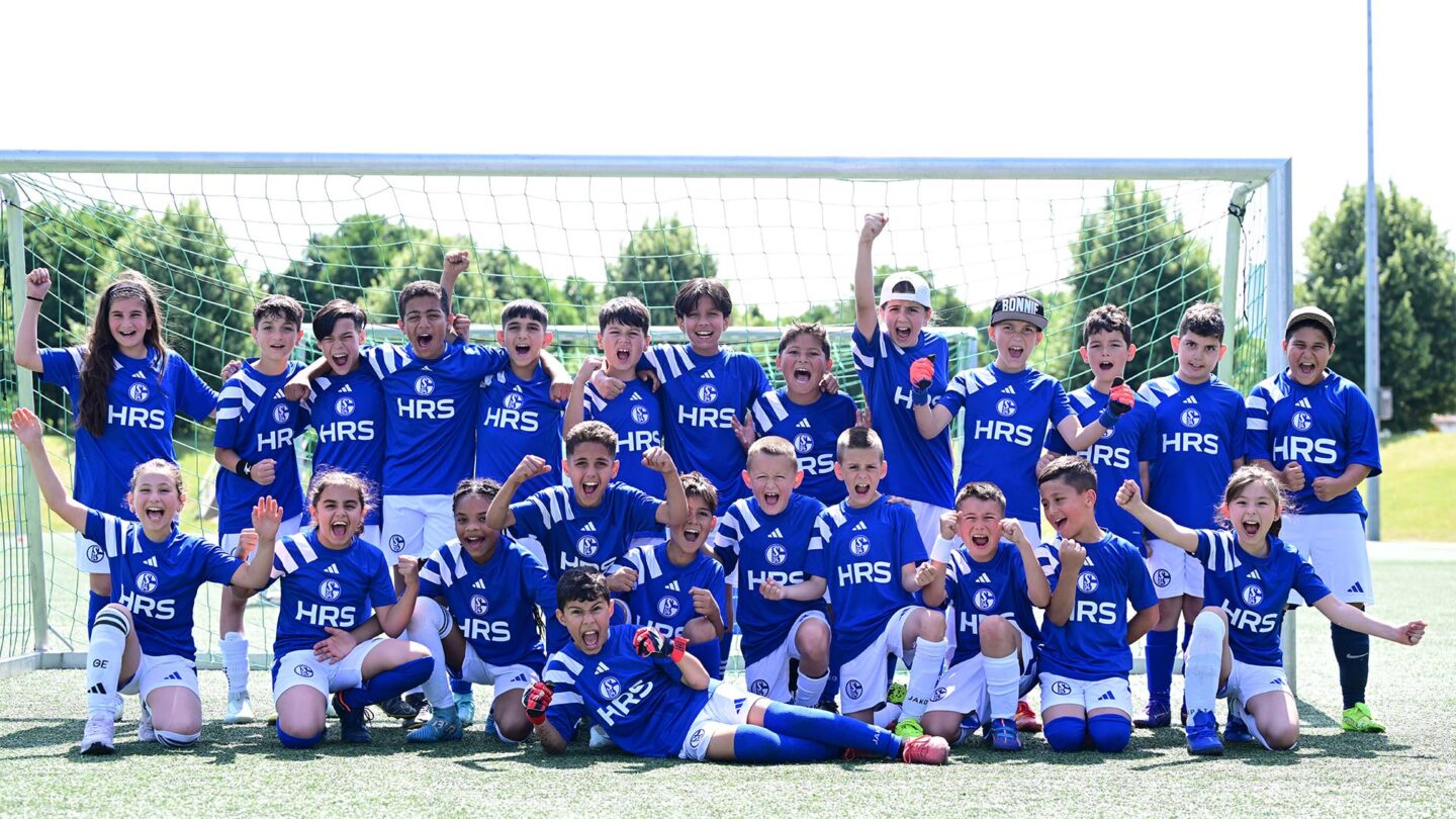 Die Regenbogenschule aus Gelsenkirchen bejubelt den U10-Turniersieg.