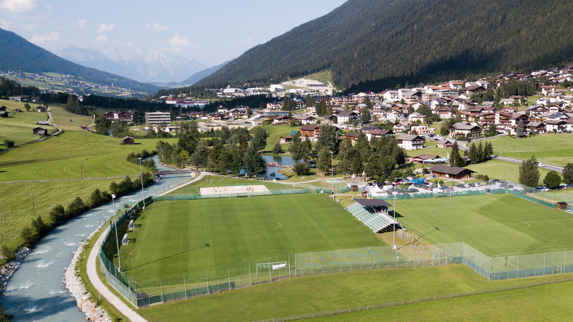 Luftbild vom Trainingsplatz in Neustift