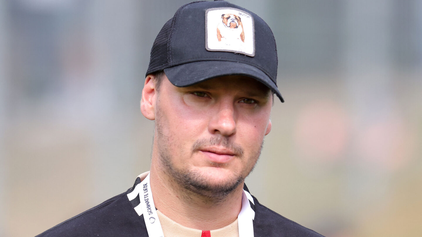 Christopher Schorch steht beim 1. FC Bocholt an der Seitenlinie.