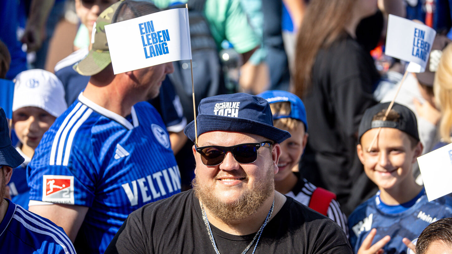 003-schalke-tach-2025