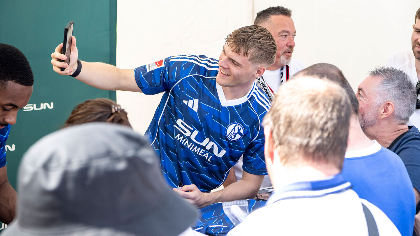 039-schalke-tach-2025