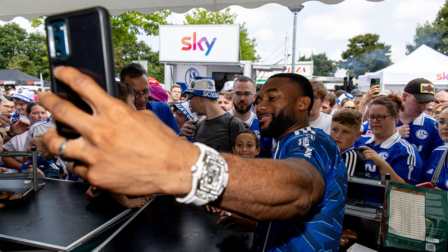 049-schalke-tach-2025